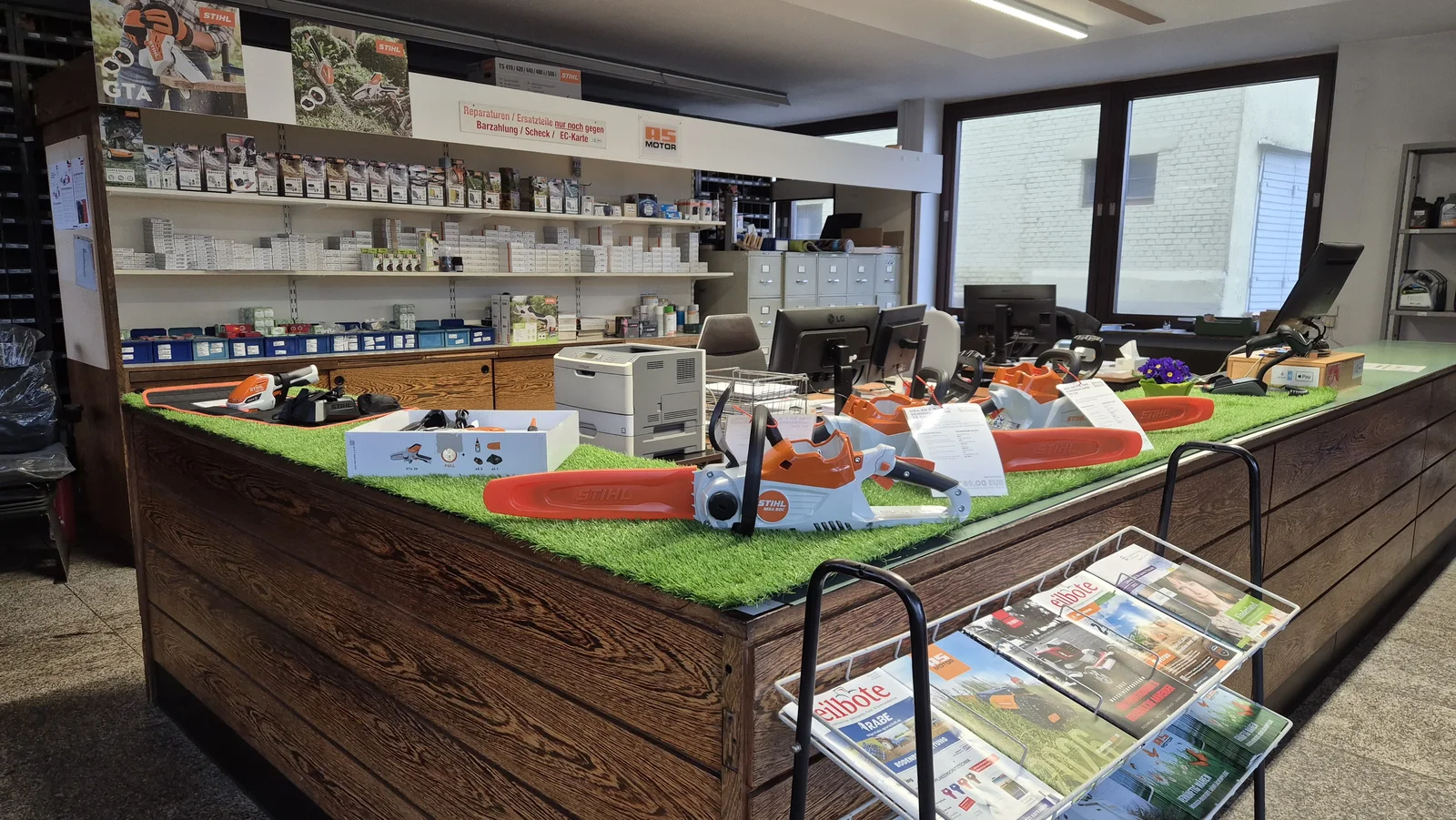 Blick in das Ersatzteillager von Willig Landtechnik