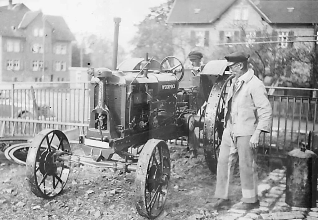 Historische Aufnahme zweier Willig-Meister